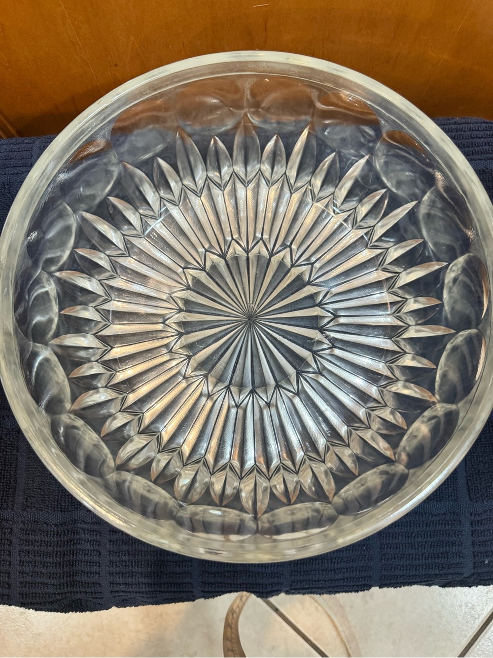 Crystal-Style Clear Glass Serving Bowl - Decorative Starburst Pattern